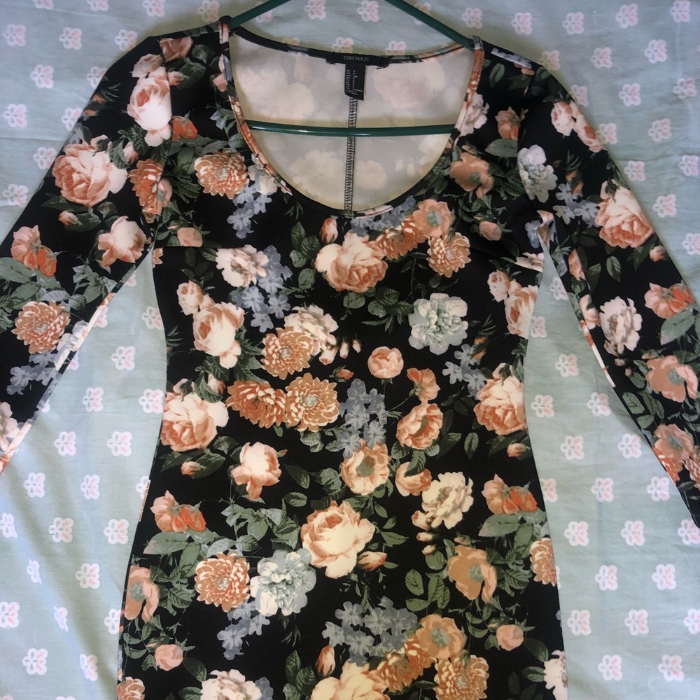 Floral bodycon 3/4 sleeve dress